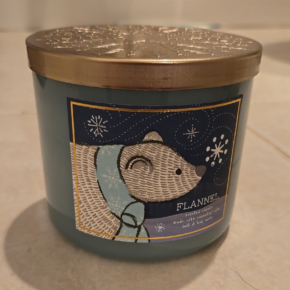 Bath & Body Works Flannel Candle